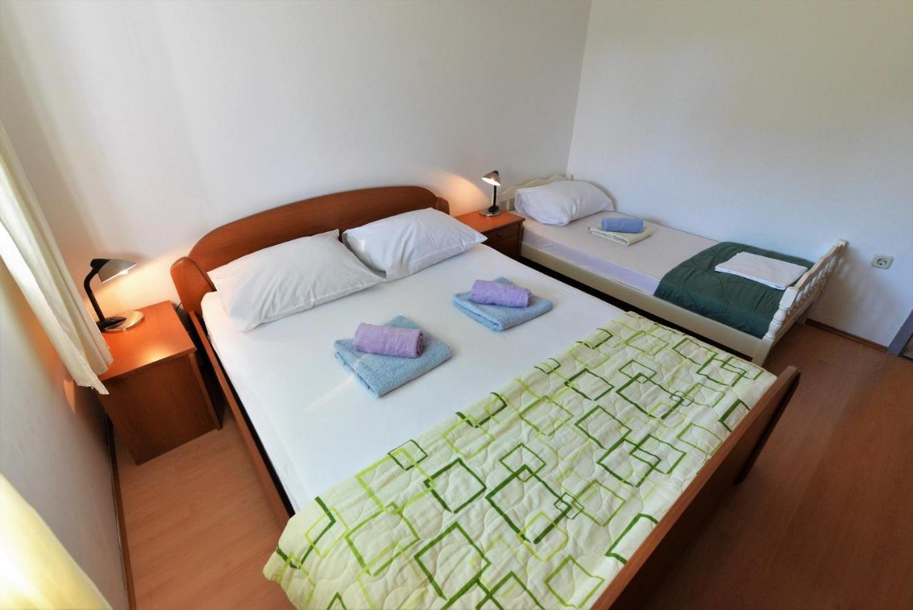 Slanica Murter Bagian luar foto