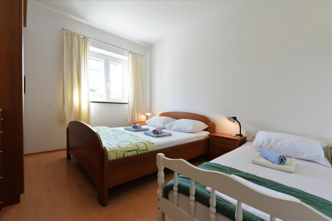 Slanica Murter Bagian luar foto